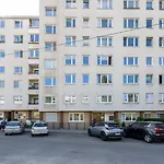 Two Bedrooms - 85 Squaremeters - 4 Min To U6 Dresdner Str