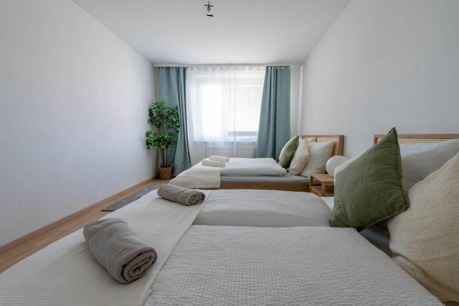 Apartment Two Bedrooms - 85 Squaremeters - 4 Min To U6 Dresdner Str Vienna