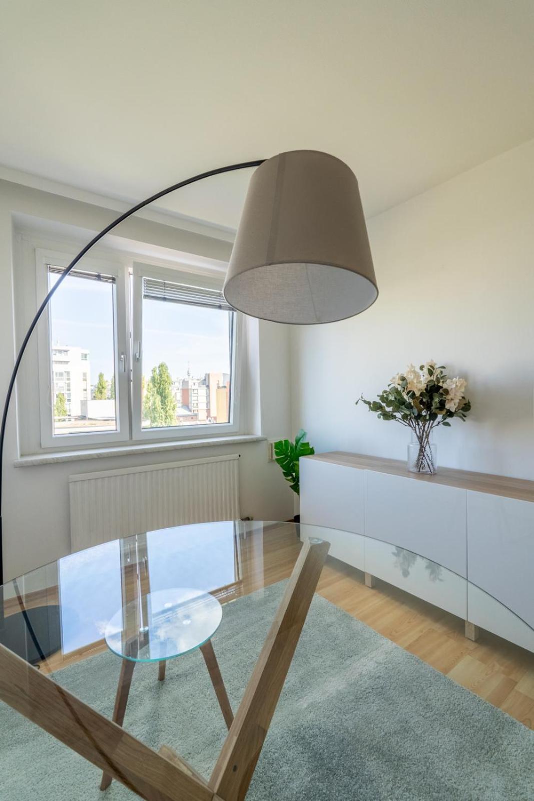 Two Bedrooms - 85 Squaremeters - 4 Min To U6 Dresdner Str Apartment