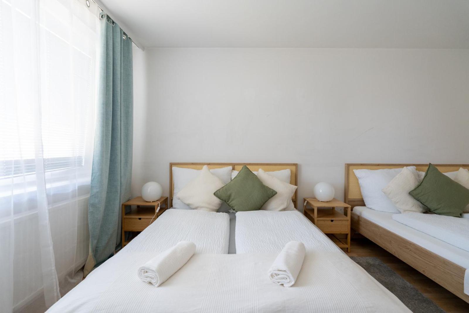 Apartment Two Bedrooms - 85 Squaremeters - 4 Min To U6 Dresdner Str *