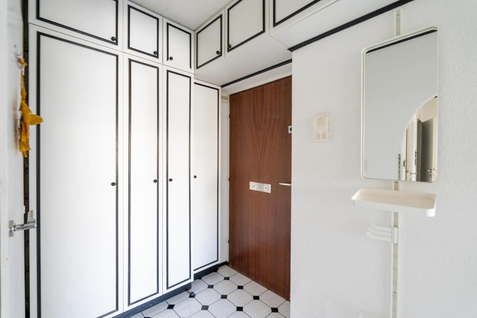 Two Bedrooms - 85 Squaremeters - 4 Min To U6 Dresdner Str Apartment *