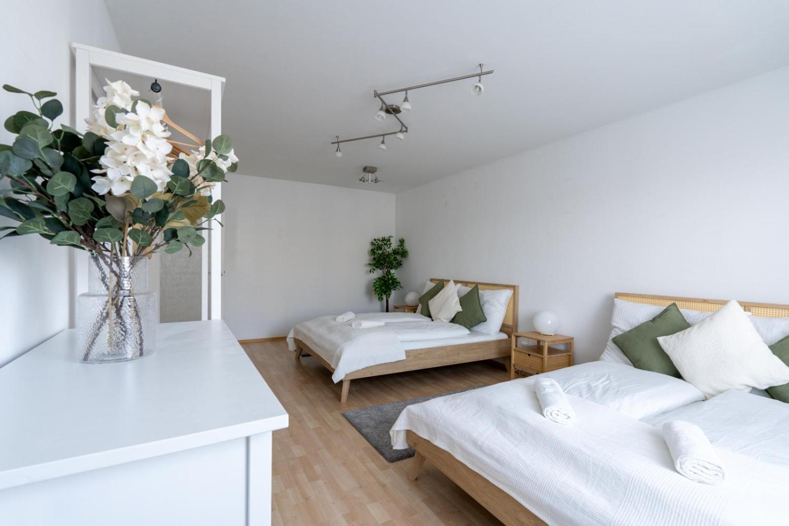 Two Bedrooms - 85 Squaremeters - 4 Min To U6 Dresdner Str * Vienna