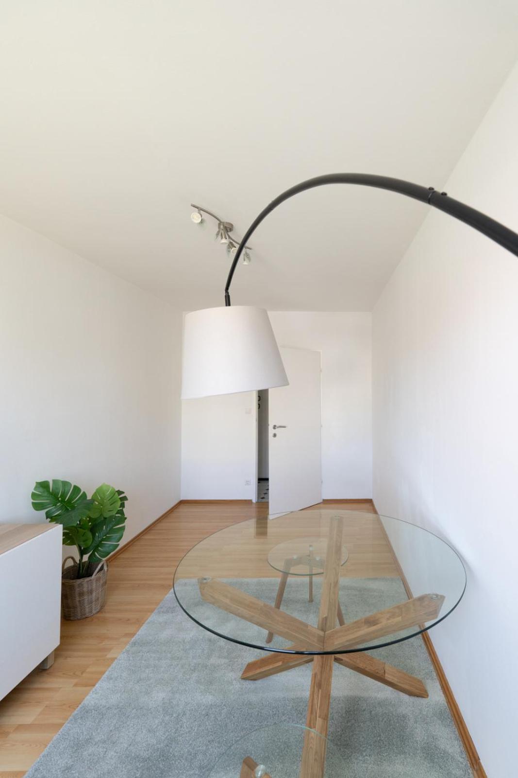 Apartment Two Bedrooms - 85 Squaremeters - 4 Min To U6 Dresdner Str Vienna